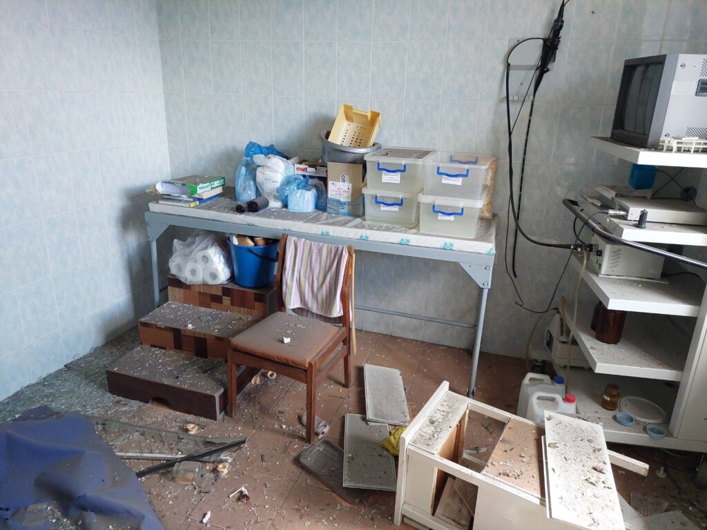 БФ «Схід SOS» провів моніторинг відновлення будівлі закладу первинної медичної допомоги в місті Миколаїв | БФ «Схід SOS», картинка №1